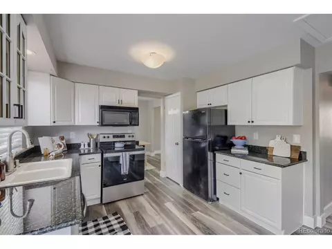 Kitchen - 14896 E Caspian Pl, Aurora, CO 80014 photo 3 of 3