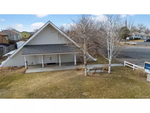 1695 Ceylon St, Aurora, CO 80011 photo 2
