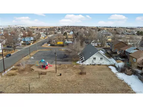 1695 Ceylon St, Aurora, CO 80011 photo 4