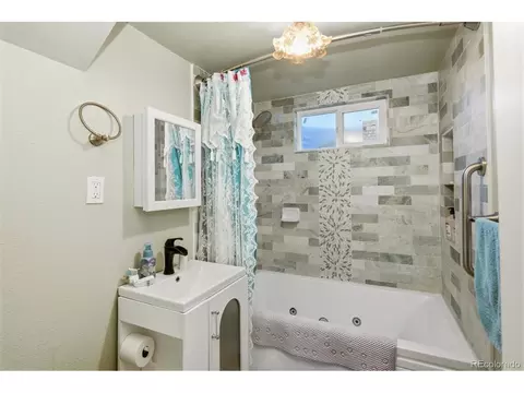 Bath - 14153 E 25th Pl, Aurora, CO 80011 photo 2 of 2