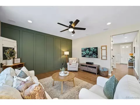 9683 Birch Ln, Thornton, CO 80229