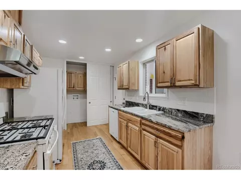 Kitchen - 1495 Chestnut Pl, Boulder, CO 80304 photo 2 of 4