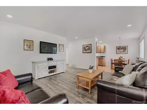 Living - 1495 Chestnut Pl, Boulder, CO 80304 photo 2 of 4