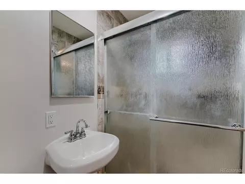 Bath - 1495 Chestnut Pl, Boulder, CO 80304 photo 3 of 3