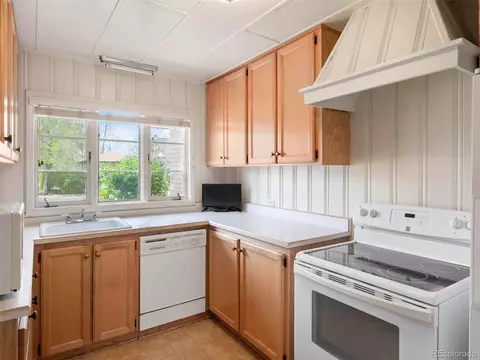 2900 Forest St, Denver, CO 80207 photo 7