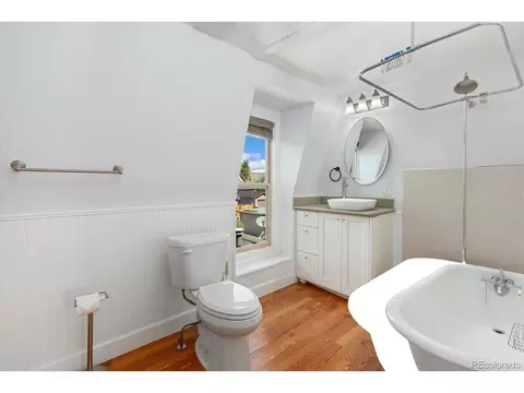 Bath - 924 E St, Salida, CO 81201 photo 3 of 3
