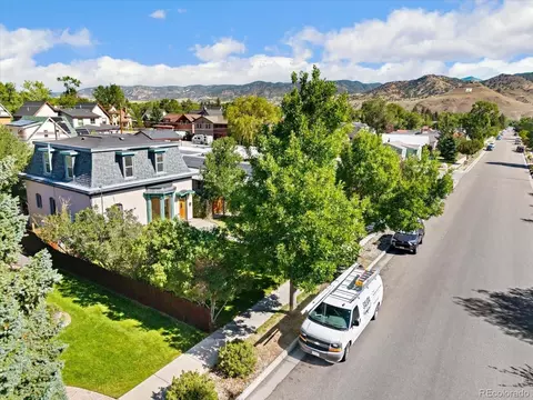 View/Area - 924 E St, Salida, CO 81201 photo 1 of 2