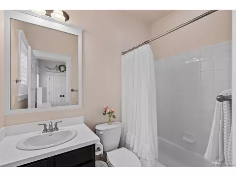 Bath - 8161 E 33rd Ave, Denver, CO 80238 photo 9 of 10