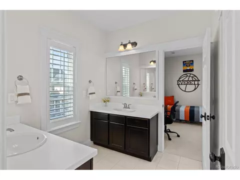 Bath - 8161 E 33rd Ave, Denver, CO 80238 photo 6 of 10