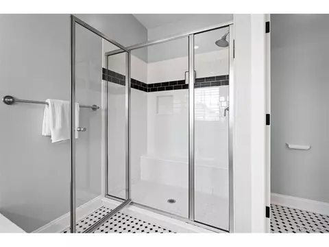Bath - 8161 E 33rd Ave, Denver, CO 80238 photo 5 of 10