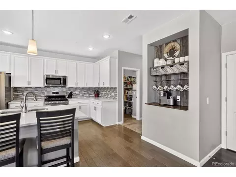 Kitchen - 24817 E Calhoun Pl #B, Aurora, CO 80016 photo 6 of 7