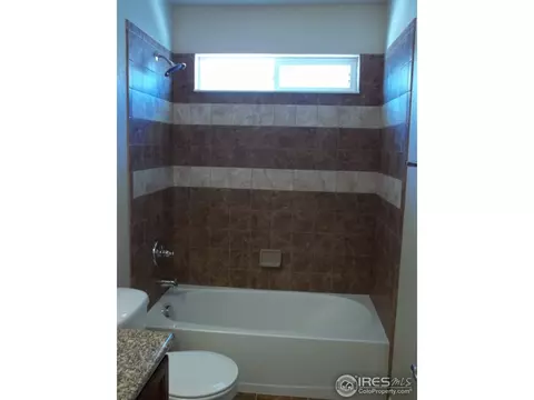 527 S 5th St, Berthoud, CO 80513 photo 2