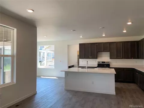 24206 E Ohio Dr, Aurora, CO 80018 photo 2
