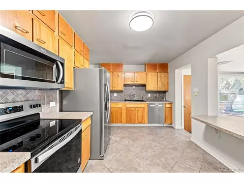 Kitchen - 8035 E Jefferson Pl, Denver, CO 80237 photo 2 of 4