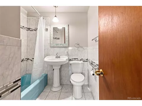 Bath - 8035 E Jefferson Pl, Denver, CO 80237 photo 3 of 4