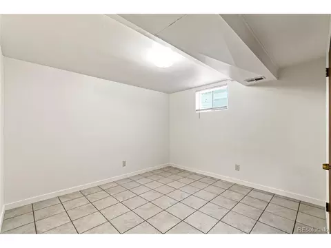 Bedroom - 8035 E Jefferson Pl, Denver, CO 80237 photo 8 of 9