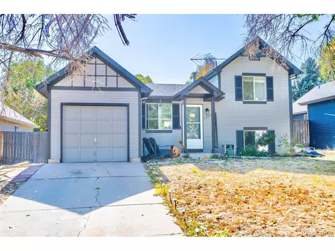 17572 E Whitaker Dr, Aurora, CO 80015 photo 1