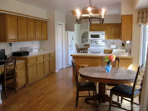 2462 Mapleton Cir, Longmont, CO 80503 photo 5