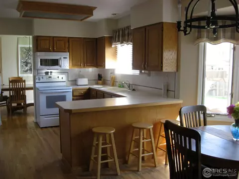 2462 Mapleton Cir, Longmont, CO 80503 photo 3
