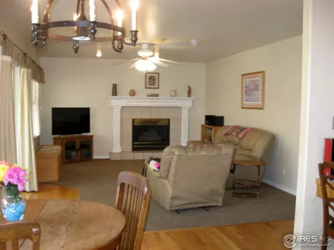 2462 Mapleton Cir, Longmont, CO 80503 photo 6