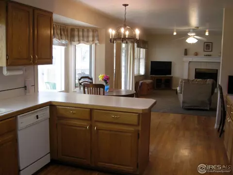 2462 Mapleton Cir, Longmont, CO 80503 photo 4