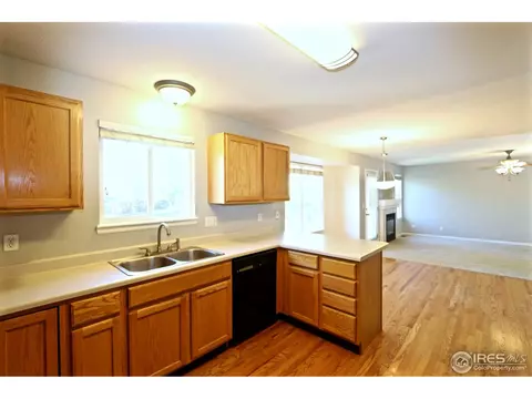 3255 E 105th Pl, Northglenn, CO 80233 photo 4