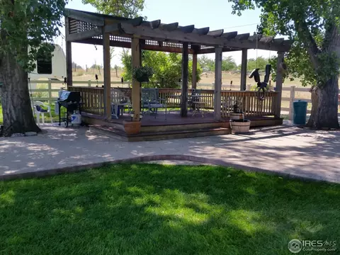 7156 Maple St, Longmont, CO 80504 photo 2