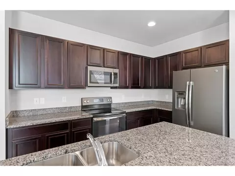 15762 E Warner Dr, Denver, CO 80239 photo 15