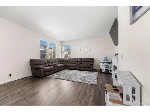 45827 Red Tail Dr, Bennett, CO 80102 photo 5