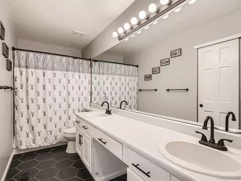 18924 E Berry Dr, Aurora, CO 80015 photo 17