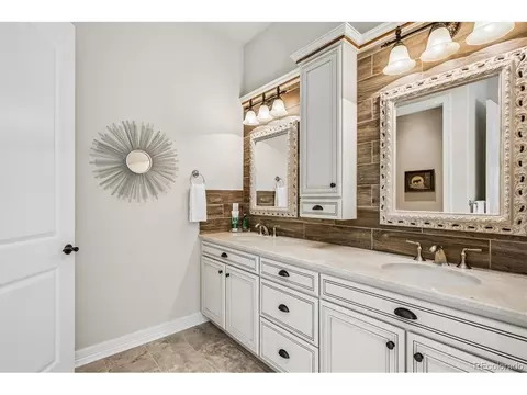Bath - 23070 E Del Norte Cir, Aurora, CO 80016 photo 2 of 4