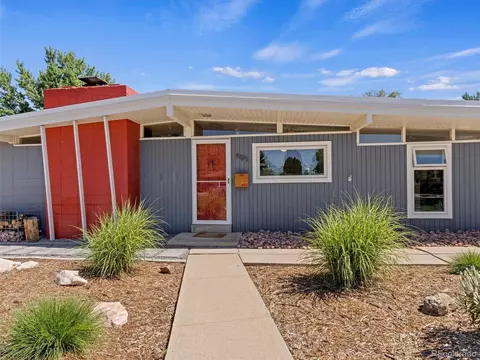 495 Pennwood Cir, Englewood, CO 80113