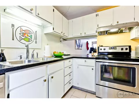 1011 E Moorhead Cir, Boulder, CO 80305 photo 8