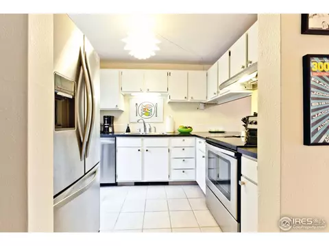 1011 E Moorhead Cir, Boulder, CO 80305 photo 4