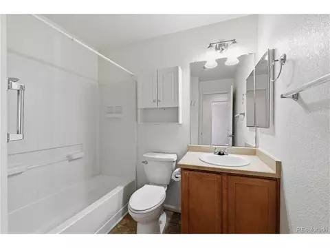Bath - 17262 E Kansas Dr, Aurora, CO 80017 photo 5 of 5