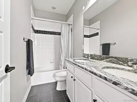 Bath - 10730 E 26th Ave, Aurora, CO 80010 photo 4 of 5