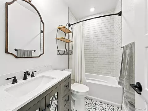 Bath - 10730 E 26th Ave, Aurora, CO 80010 photo 5 of 5