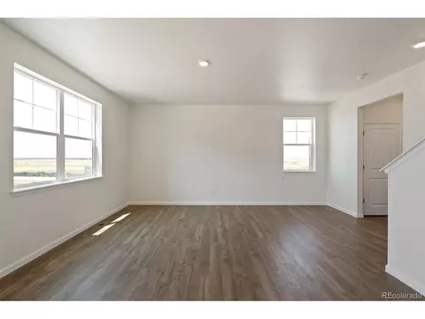27524 E 1st Pl, Aurora, CO 80018 photo 5