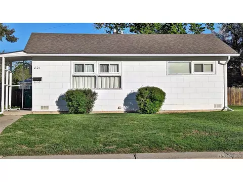 821 Nome St, Aurora, CO 80010