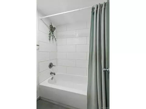 Bath - 1125 N Washington St #503, Denver, CO 80203 photo 3 of 3
