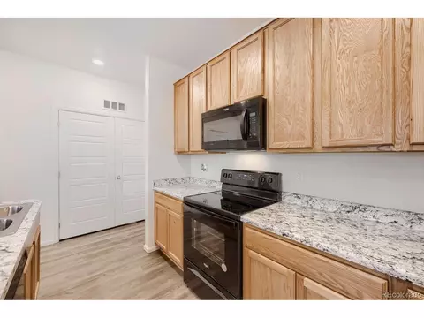 Kitchen - 17809 E 103rd Ave, Commerce City, CO 80022 photo 4 of 5