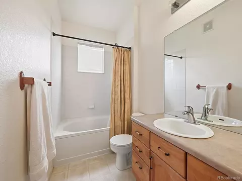 Bath - 14261 E 1st Dr #108, Aurora, CO 80011 photo 2 of 4