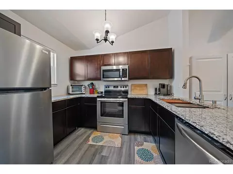 18902 E 17th Ave, Aurora, CO 80011 photo 2