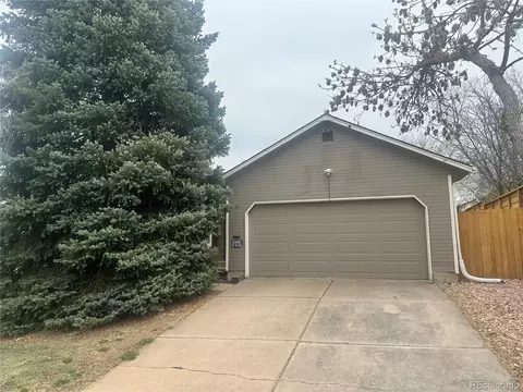 19351 E Purdue Cir, Aurora, CO 80013 photo 2