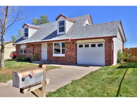 230 Cleveland Ct, Bennett, CO 80102 photo 2
