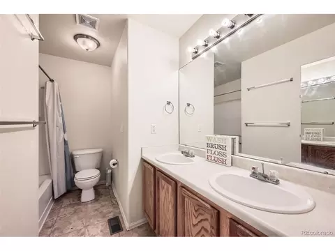 4666 Cornish Way, Denver, CO 80239 photo 20