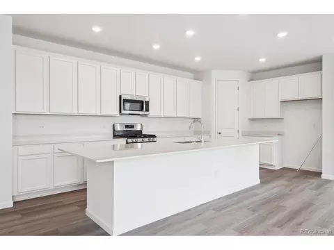 45922 Gentry Ave, Bennett, CO 80102 photo 2
