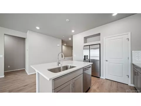 Kitchen - 28689 E 4th Pl, Watkins, CO 80137 photo 3 of 4