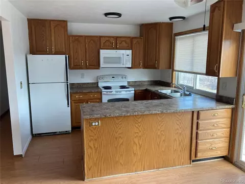 16390 E Bates Dr, Aurora, CO 80013 photo 4