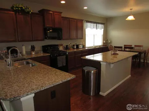 635 Clarendon Dr, Windsor, CO 80550 photo 2